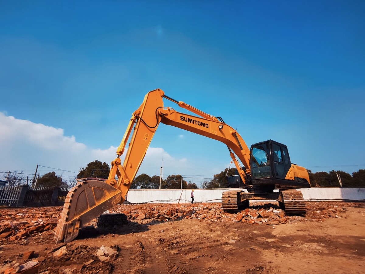 工程建設中的工程車——現代化施工的堅實支柱